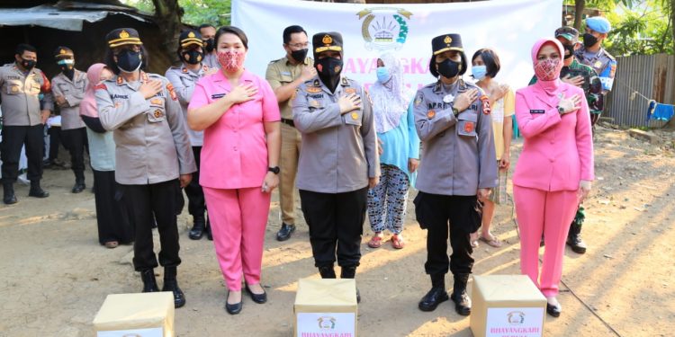 Sambut hari jadi Polwan Ke 73 jajaran Mabes Polri gelar bakti sosial