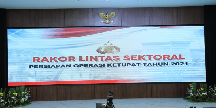 Kapolri – Panglima TNI – Kementerian Rapat Bahas Operasi Ketupat 2021