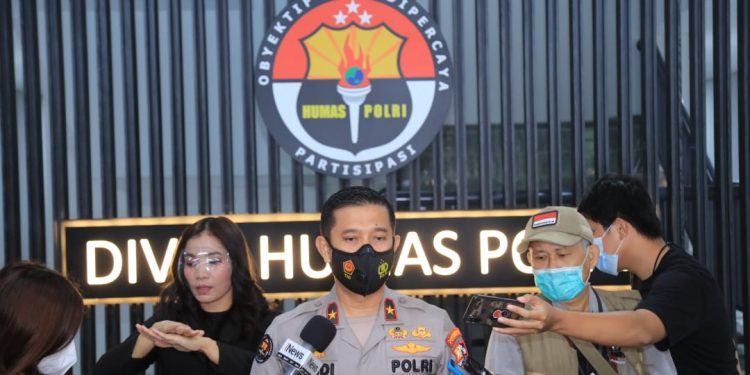 Polri Jelaskan Alasan Tembak Mati Zakiah Aini yang Serang Mabes Polri