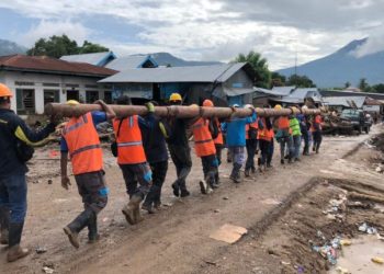 TNI-Polri Bersinergi Dukung PLN Pulihkan Listrik di NTT