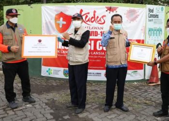 Atasi Laju Kasus Covid-19 di Kudus, Satgas Beri Bantuan Masker