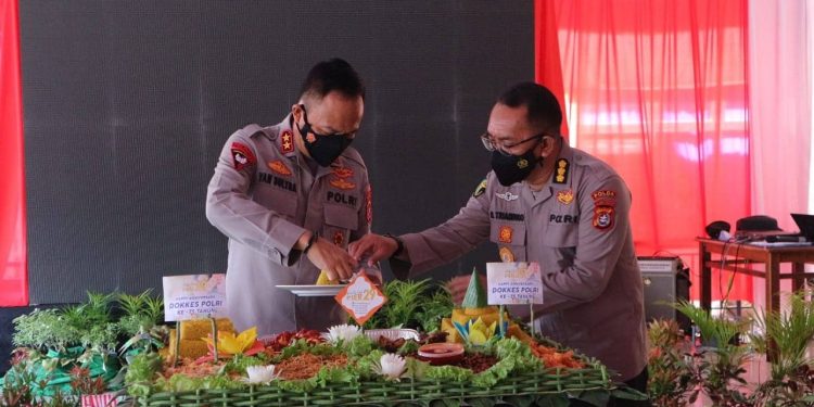 HUT Dokkes Polri Ke-75, Kapolda Sultra Minta Percepatan Giat Vaksinasi.