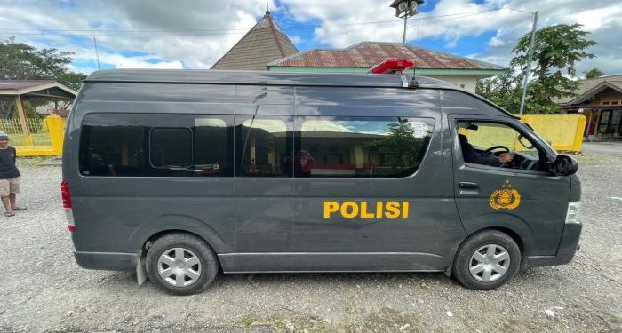 Tingkatkan Pelayanan Masyarakat, Polri Kirim Ambulans Operasional Nemangkawi ke Timika