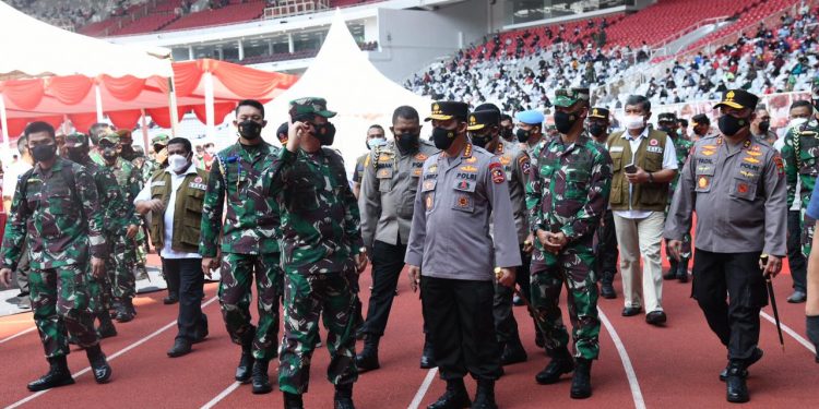 Hari Pertama PPKM Darurat, Kapolri Tinjau Penyekatan Hingga Vaksinasi Massal