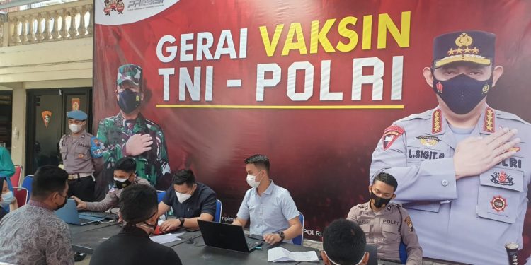 1.100 Mahasiswa dari 30 Universitas di Jabodetabek Peroleh Vaksinasi dari Polri