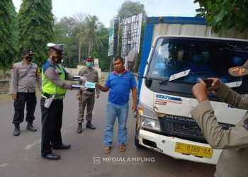 Polres Lamtim Gelar Penyekatan PPKM Level 4 Guna Cegah Penyebaran Covid-19