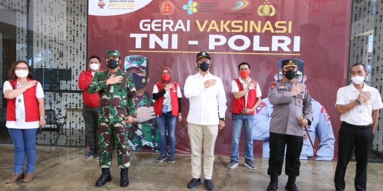 Kapolri Jaminkan Vaksinasi Kepada Buruh Bakal Dipercepat Sampai Akhir Agustus