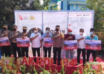 Wakapolda Sumut Sambangi Polsek Hamparan Perak Dengan Salurkan Paket Sembako