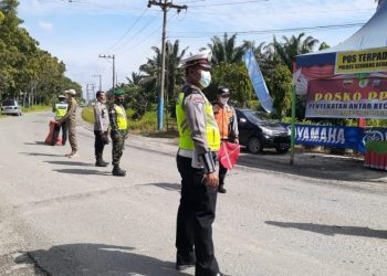 48 Kendaraan Diperiksa 8 Orang Diberikan Sanksi Push Up Atas Gelar Penyekatan PPKM Oleh Polres Sergai