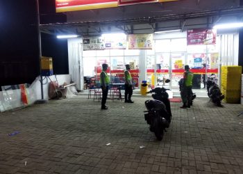 Ka Spk Polsek Paron Pimpin Patroli Gabungan TNI Polri Pantau Setiap Wilayah Selama PPKM Darurat Berbasis Mikro.