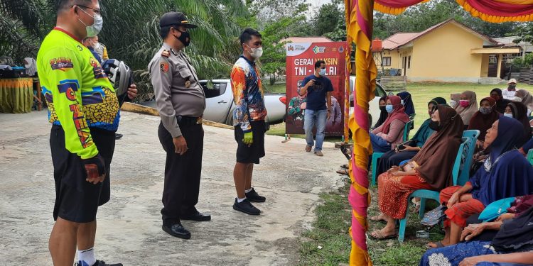 Kapolres Pantau pelaksanaan Vaksinasi di Tiga Gerai Vaksin TNI-POLRI