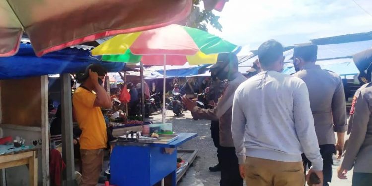 Polres Banggai Gelar Operasi Yustisi dan Sosialisasi Antisipasi Prokes di Pasar