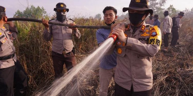 Dimana Ada Asap Karhutla, Disana Polri Bekerja