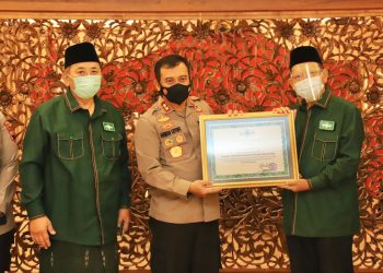 Vaksinasi di Wilayah Pesantren, PBNU Apresiasi Beri Penghargaan Kepada Polda Jateng