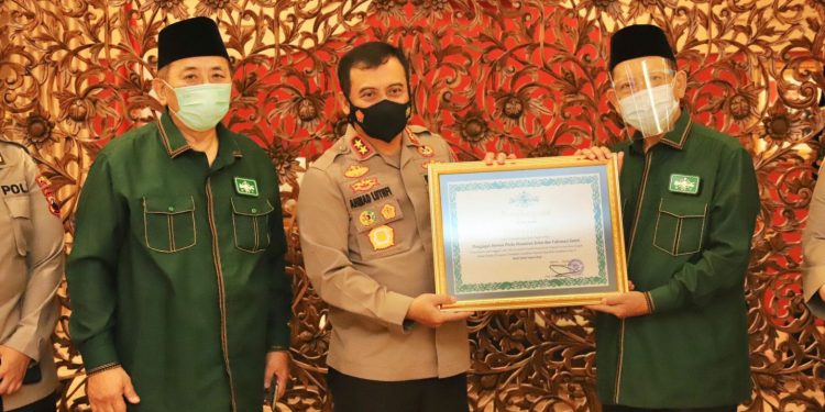Vaksinasi di Wilayah Pesantren, PBNU Apresiasi Beri Penghargaan Kepada Polda Jateng