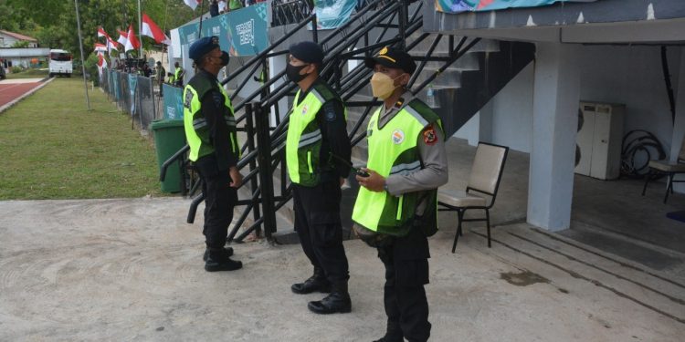 Tekankan Keamanan di Pertandingan Sepak Bola PON XX, Ratusan Personel TNI-Polri Diterjunkan