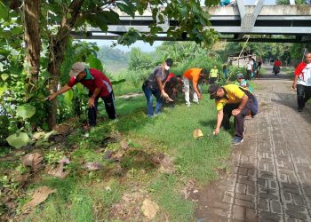 Kerja Bakti dan Sosialisasi Bencana Alam di Musim Hujan