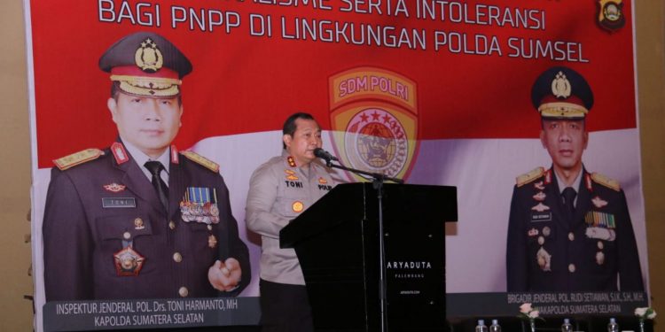 Polri Datang di Tengah Aktifitas Masyarakat, Memberikan Rasa Aman