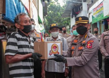 Polri dan Aksi Salurkan Bansos 2