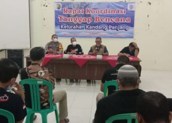 Antisipasi Bencana Di Musim Pancaroba, Tiga Pilar Polsek Pekalongan Utara Siapkan Posko di Kawasan Rawan Bencana