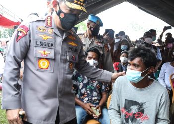 Gelar Akselerasi Vaksinasi serentak se-Indonesia, Kapolri Optimis Target 70 Persen Terwujud