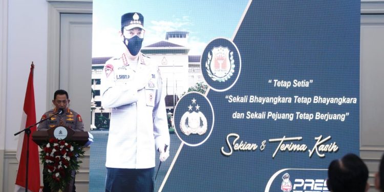 Kapolri : Buku Bhayangkara Sejati Mengabdi Tanpa Henti jadi Renungan Polri untuk Lebih Baik