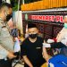 Maksimalkan Capaian Vaksinasi jelang Nataru, Vaksinator Polres Majene Terus Bergerak Siang Malam