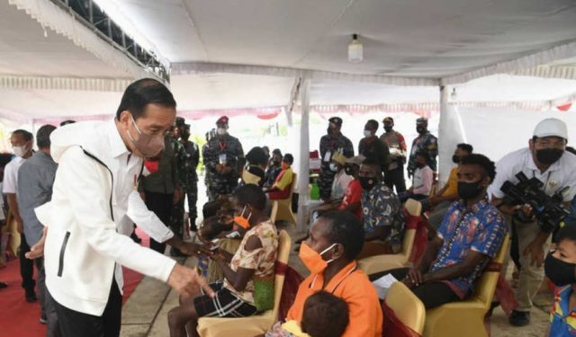 Antisipasi Omicron, Jokowi Minta Vaksinasi Digencarkan