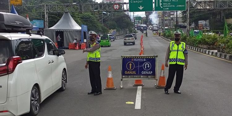 Malam Tahun Baru, Polisi Lakukan Pengalihan Arus di Puncak Bogor