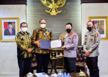 Terima Sertifikat CSFA, Kapolri Ingin Polisi Punya Kemampuan Auditor