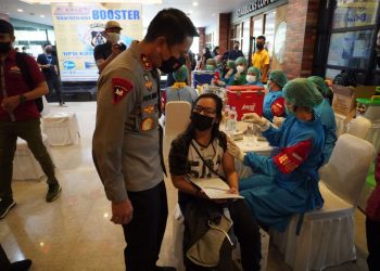 Kapolda Bali Tinjau pelaksanaan Vaksinasi Booster