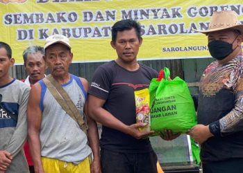 Wakapolda Jambi Berikan Bantuan Sosial untuk Warga Desa Danau Serdang