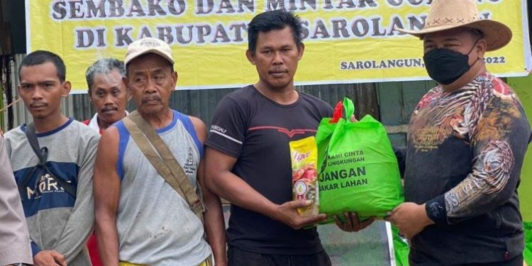 Wakapolda Jambi Berikan Bantuan Sosial untuk Warga Desa Danau Serdang