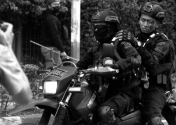 Tragedi Pendemo Mengamuk dan Serang Polisi