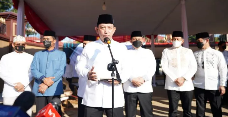 Wujud Syukur Kapolri Serahkan 112 Hewan Kurban