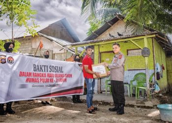 HUT Ke-71 Humas Polri, Polda Gorontalo Bagikan Sembako Kepada Masyarakat