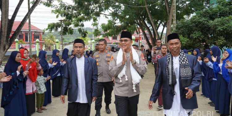 Kapolda Papua Barat Kunjungi Pesantren Hidayatullah, Sebarkan Semangat Belajar