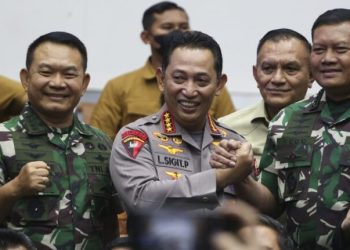 Kapolri Lisyo Sigit Dampingi Kasal Untuk Uji Fit and Proper Test