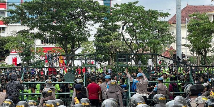 Demo Mahasiswa Memanas di Semarang, Polri Kedepankan Pengamanan Humanis