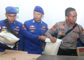 Polda Kepri kirimkan bantuan