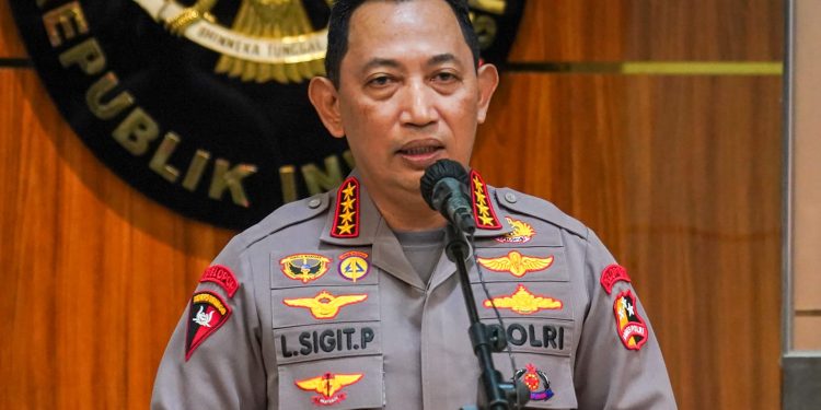 Kapolri Pimpin Sertijab Dan Kenaikan Pangkat Sejumlah Pejabat Tinggi di Polri
