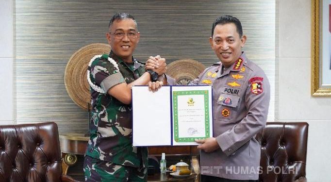 Kapolri Dikukuhkan Jadi Warga Kehormatan Coprs POMAD