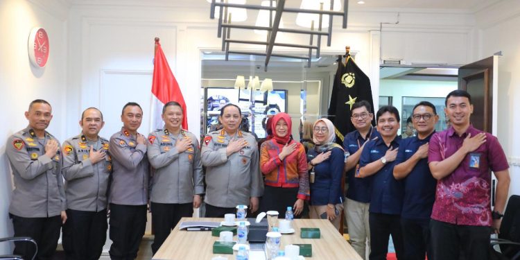 Wakapolri Terima Audiensi PT POS Indonesia, Bahas Kolaborasi Layanan Jasa Kurir dan Logistik