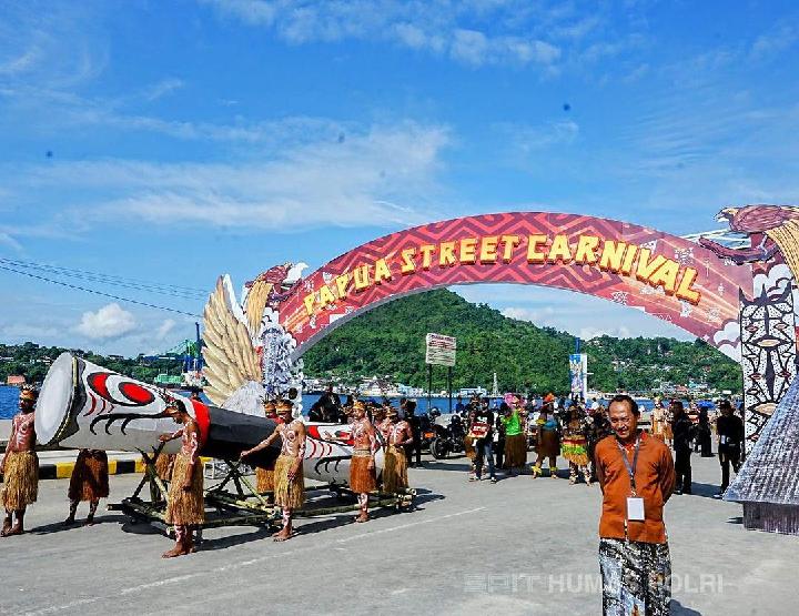Acara Papua Street Carnival