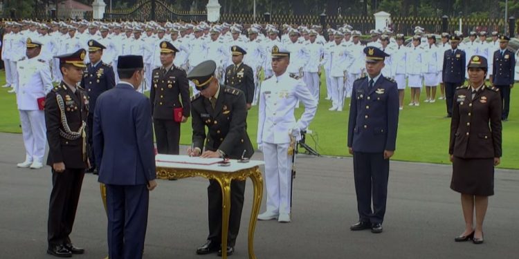 Presiden Joko Widodo Lantik Perwira TNI-Polri di Upacara Prasetya Perwira 2023