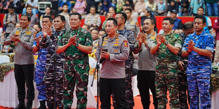 Foto Kegiatan Bakti Kesehatan dan Sosial Alumni Akabri 1989 (Altar 89)
