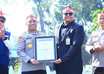 Polri Mecahkan Rekor MURI dengan Penanaman 21 Juta Pohon Serentak di Seluruh Indonesia