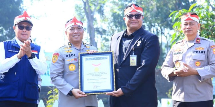 Polri Mecahkan Rekor MURI dengan Penanaman 21 Juta Pohon Serentak di Seluruh Indonesia