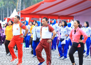 Kapolri dan Panglima TNI Olahraga Bareng di Peringatan HUT TNI Ke-78