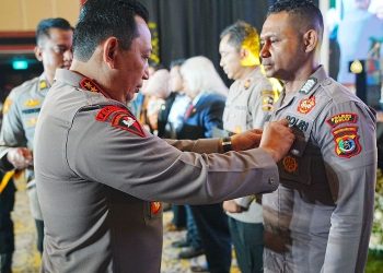 Bripka Nasrul Ikhwan Raih Penghargaan Pin Emas dari Kapolri